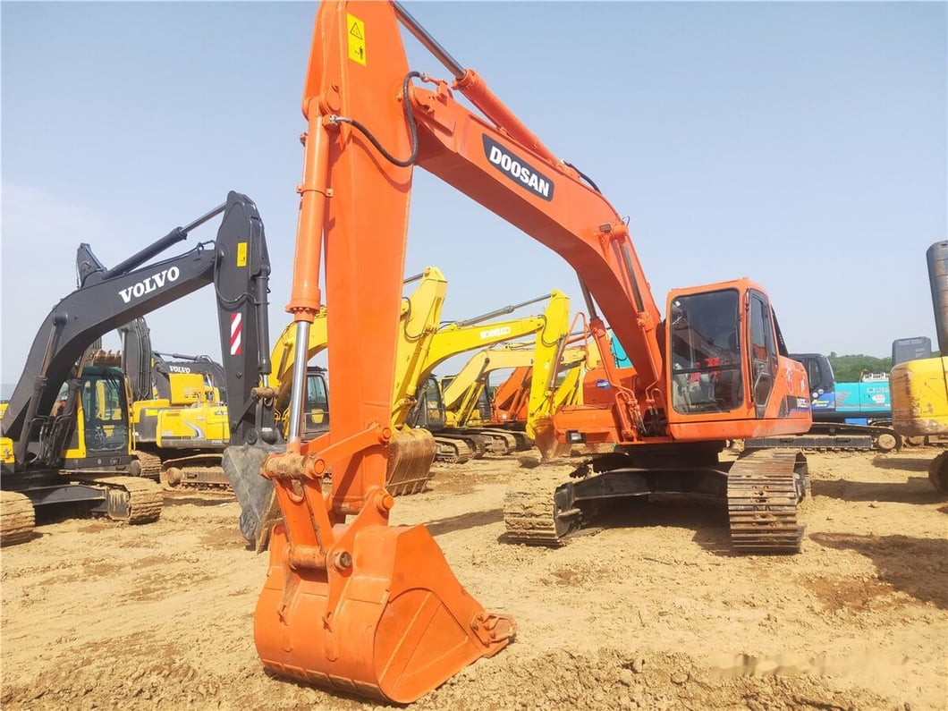 Doosan DH225 Crawler Excavator