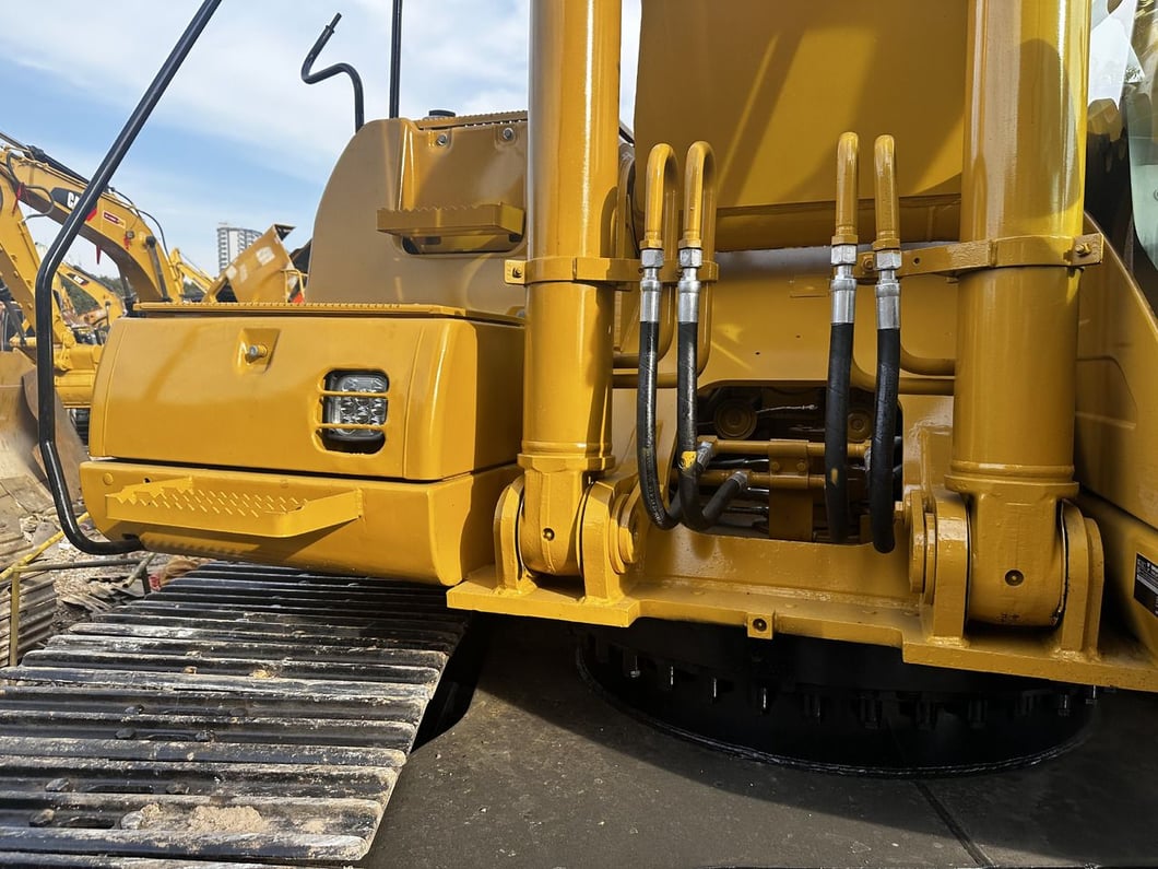 2021 Caterpillar 325CL Crawler Excavator