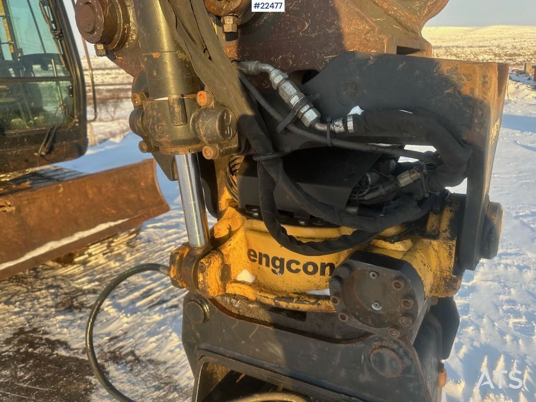 2016 JCB JZ140LC Crawler Excavator