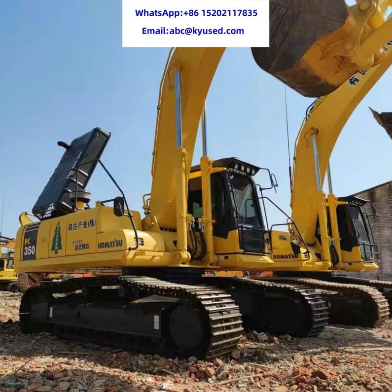 2022 Komatsu PC200 Crawler Excavator