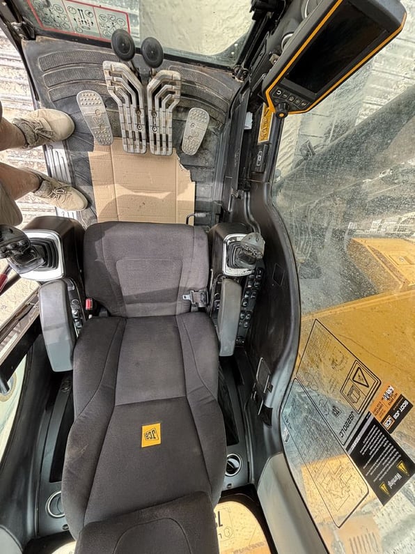 2015 JCB JS220LC Crawler Excavator