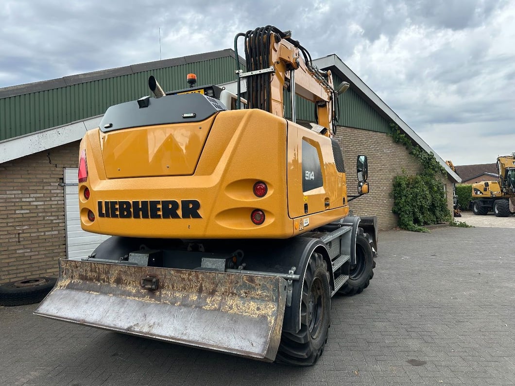 2018 Liebherr A914 Wheel Excavator