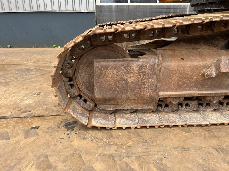 2011 CASE CX250C Crawler Excavator