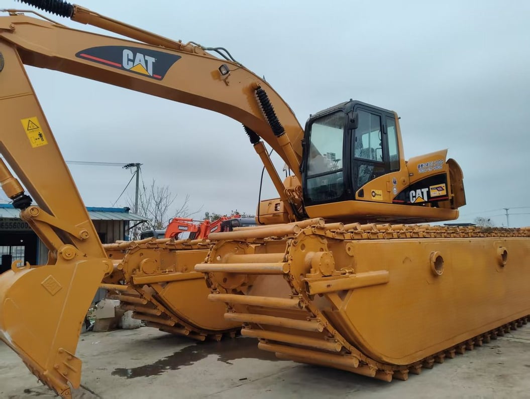 2020 Caterpillar 320C Amphibious Excavator