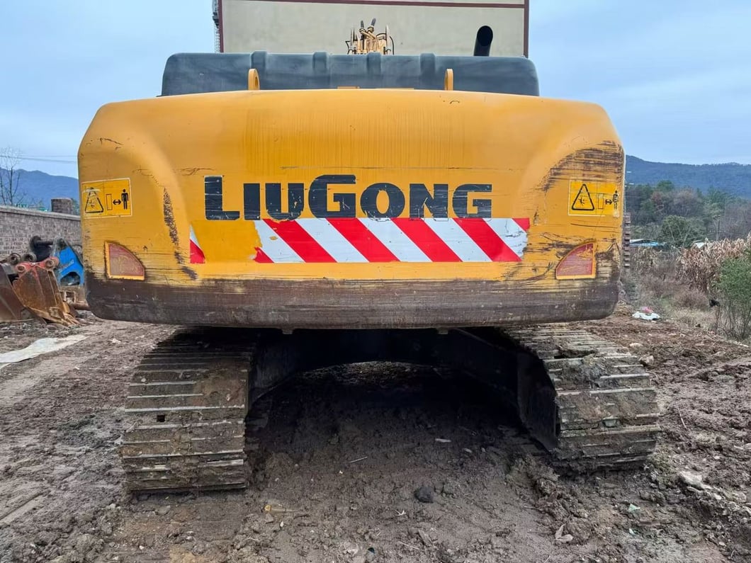 2020 LiuGong CLG922E Crawler Excavator