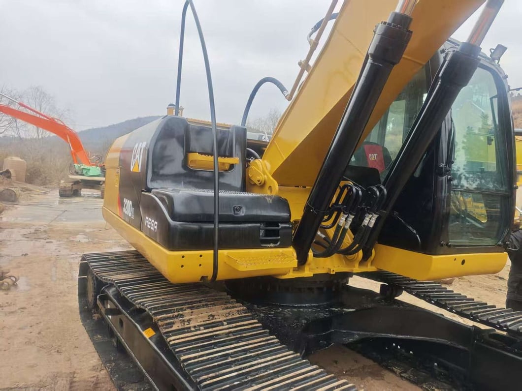 2025 Caterpillar 320D2 Crawler Excavator