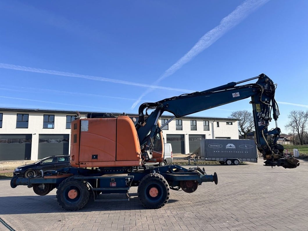 2015 Unac 22 TRR ZW Wheel Excavator