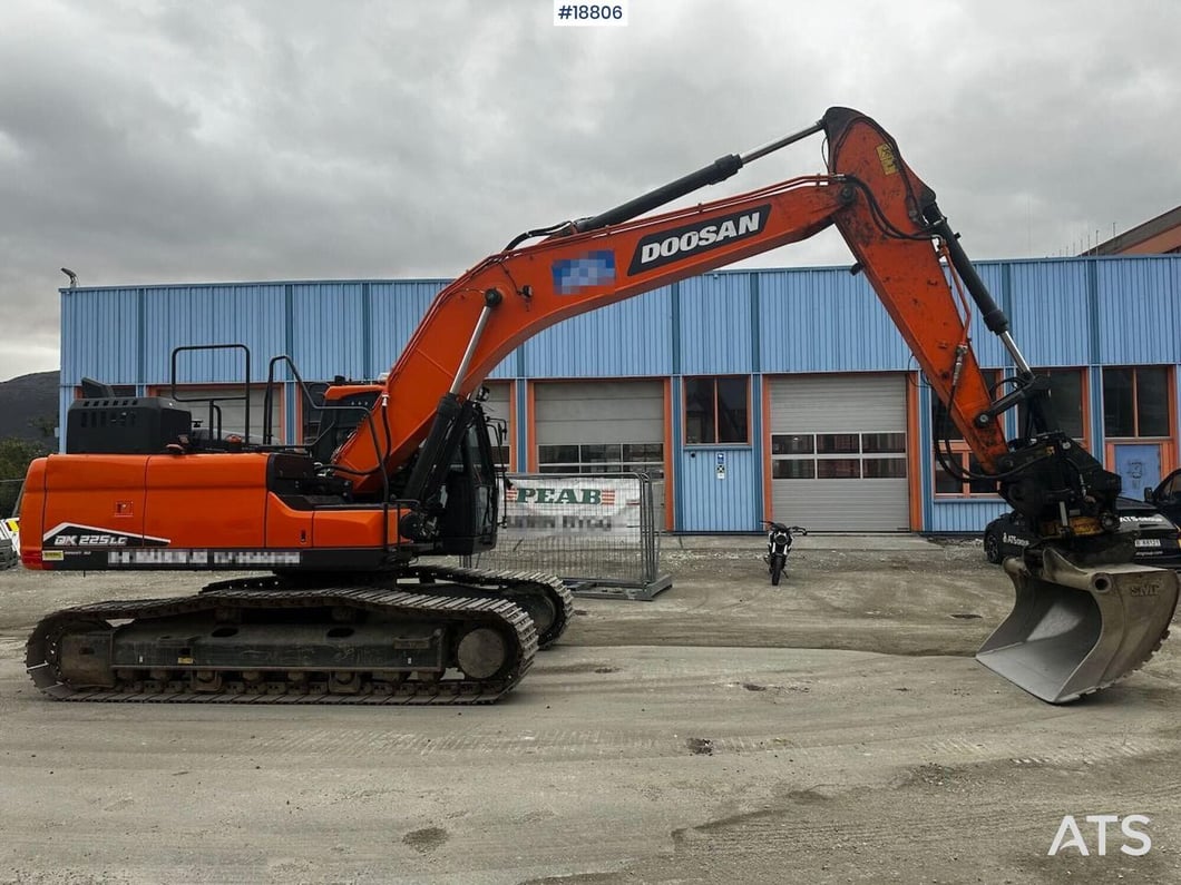 2022 Doosan DX225LC-7 Crawler Excavator