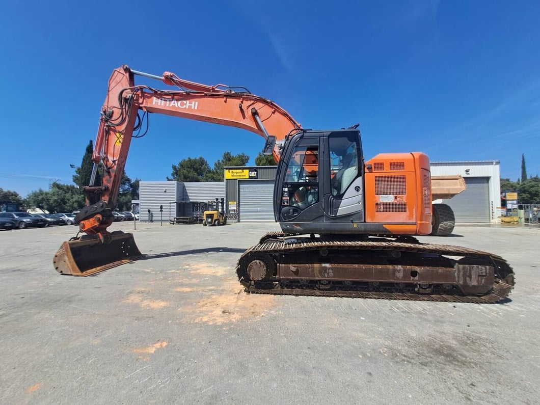2018 Hitachi ZX225 Crawler Excavator