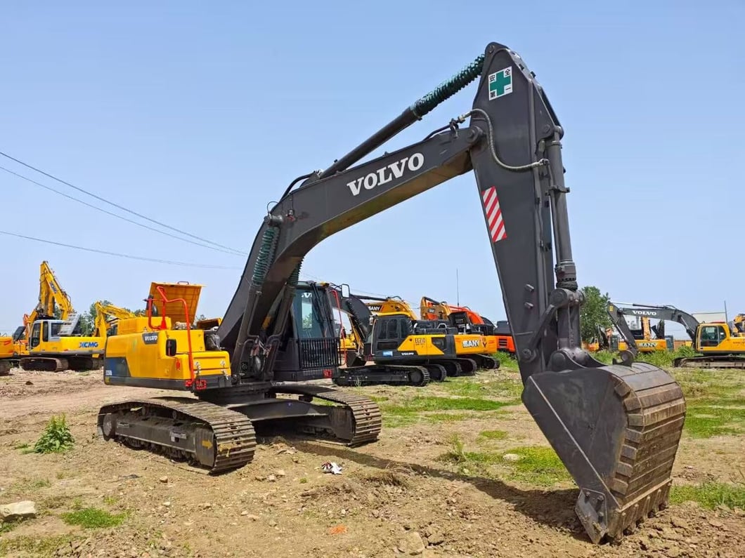 2022 Volvo EC2500L Crawler Excavator