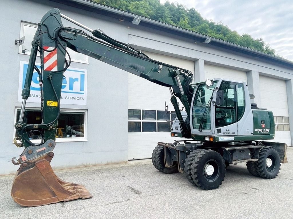 2009 New Holland MH-PLUS Wheel Excavator