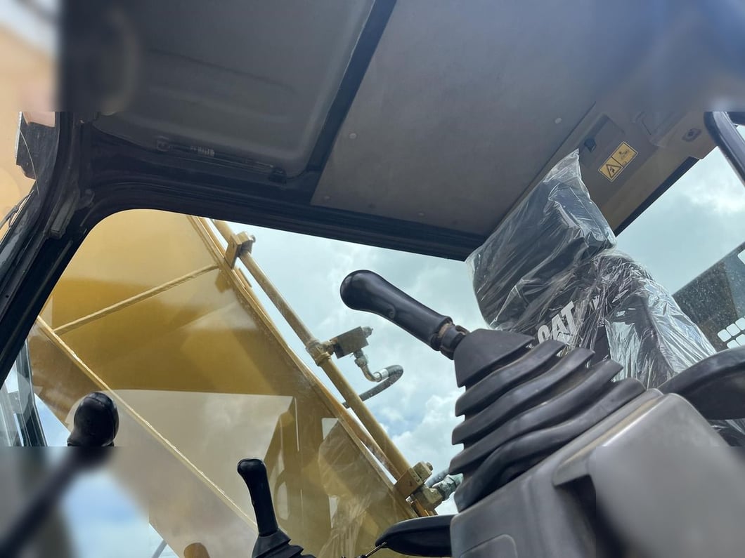 2022 Caterpillar 320D Crawler Excavator