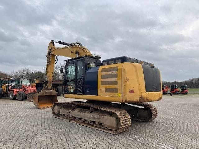 2017 Caterpillar 326FLN Crawler Excavator