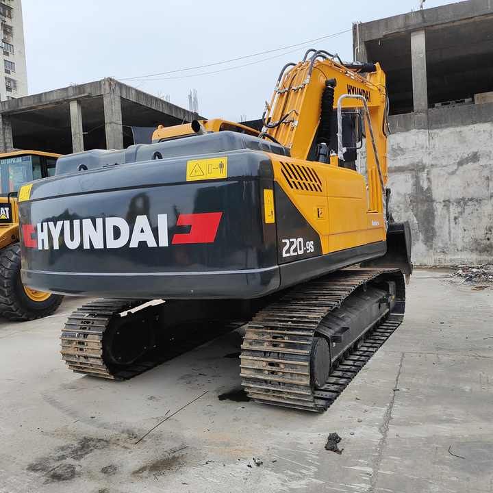 2022 Hyundai R220LC-9S Crawler Excavator
