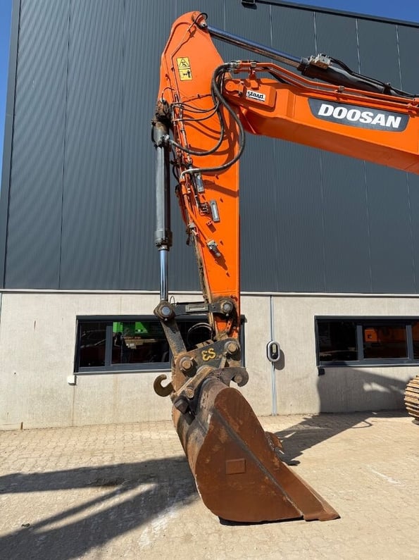 2018 Doosan DX340LC Crawler Excavator