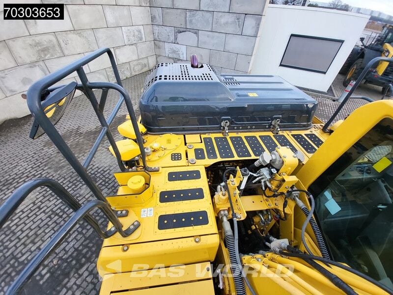 2021 Komatsu PC210LC-11 Crawler Excavator