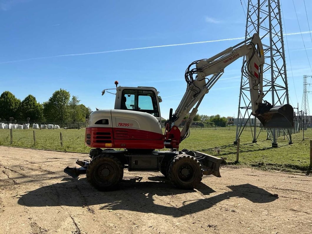 2018 Takeuchi TB295W Wheel Excavator