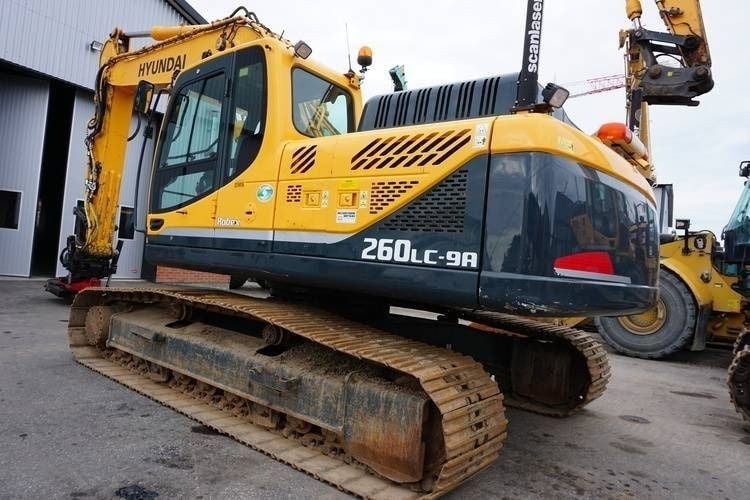 2015 Hyundai R260LC-9A Crawler Excavator