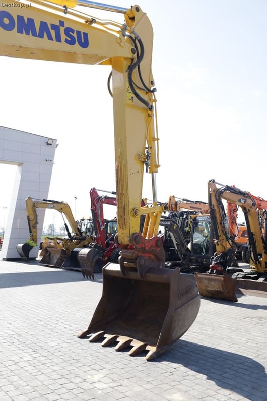 2018 Komatsu PC210LC-11 Crawler Excavator