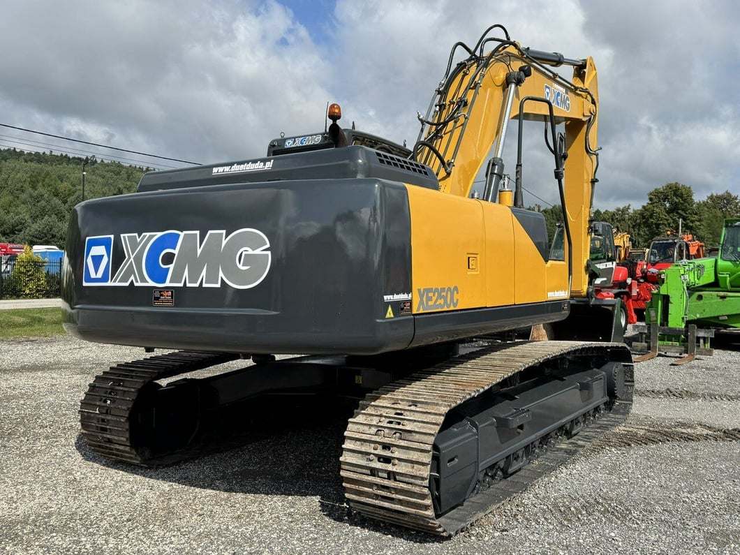 2018 XCMG XE 250C Crawler Excavator