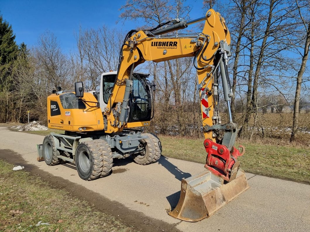 2024 Liebherr A910 COMPACT LITRONIC Wheel Excavator