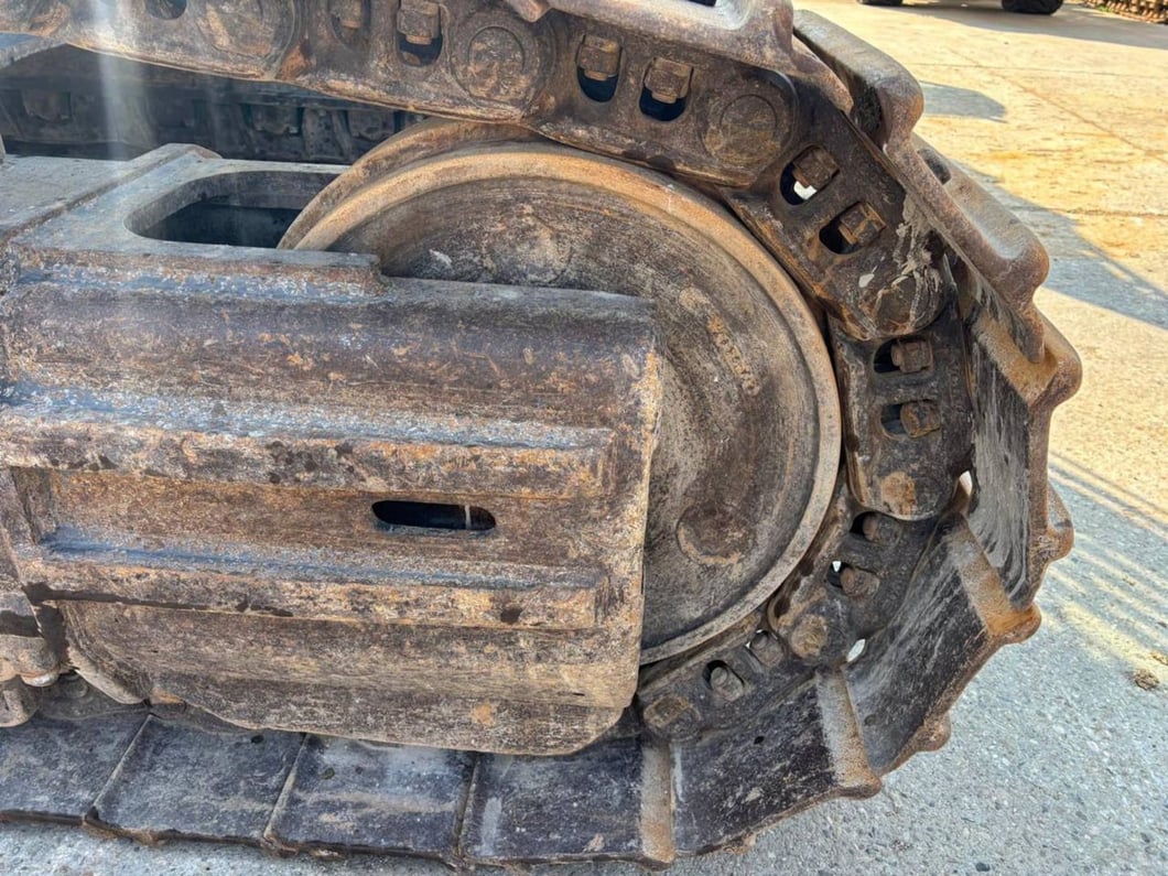 2013 Volvo EC700CL Crawler Excavator