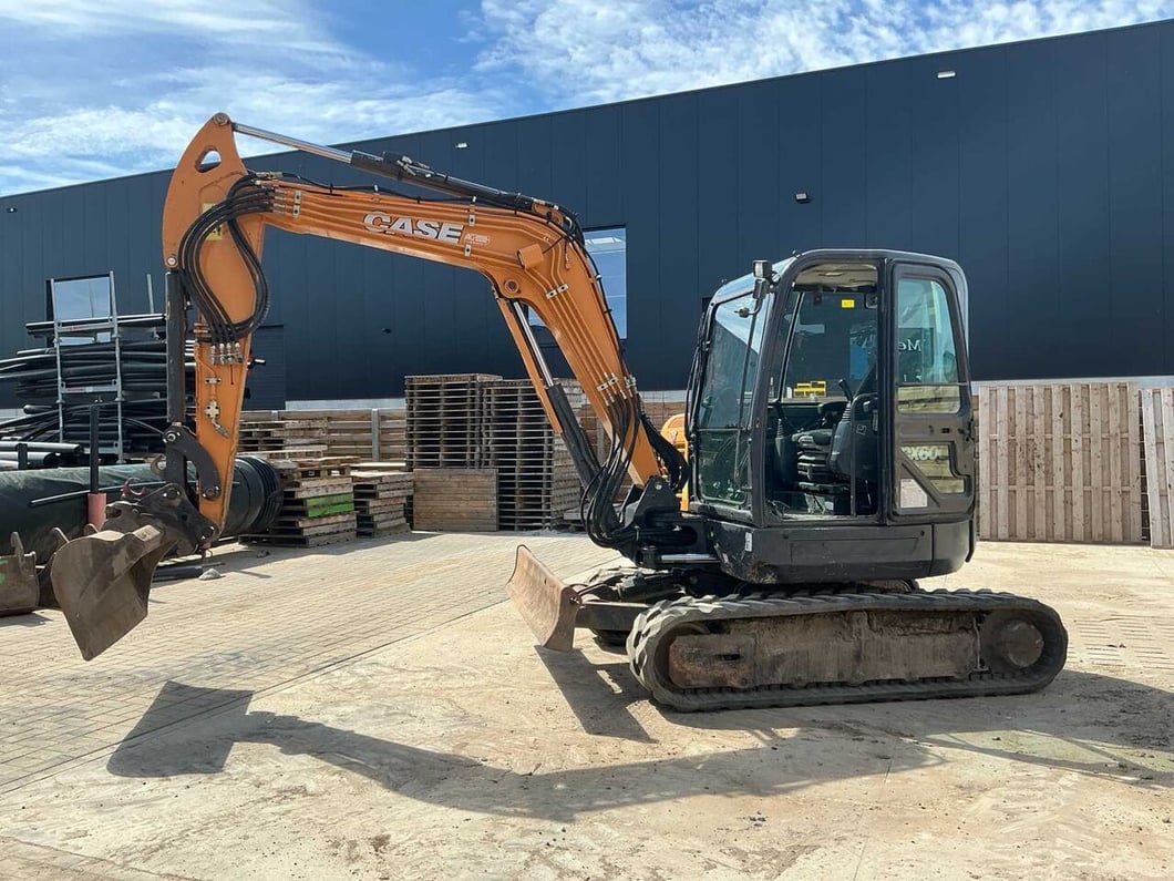 2017 CASE CX600 Crawler Excavator