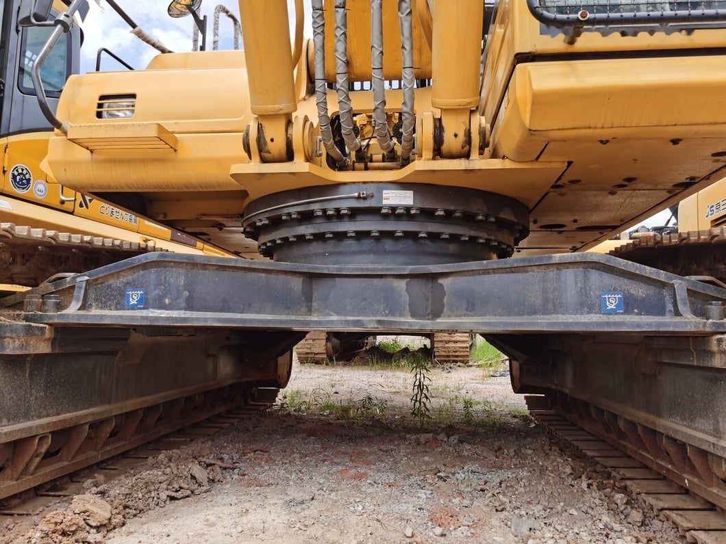 2016 Komatsu PC450-8 Crawler Excavator