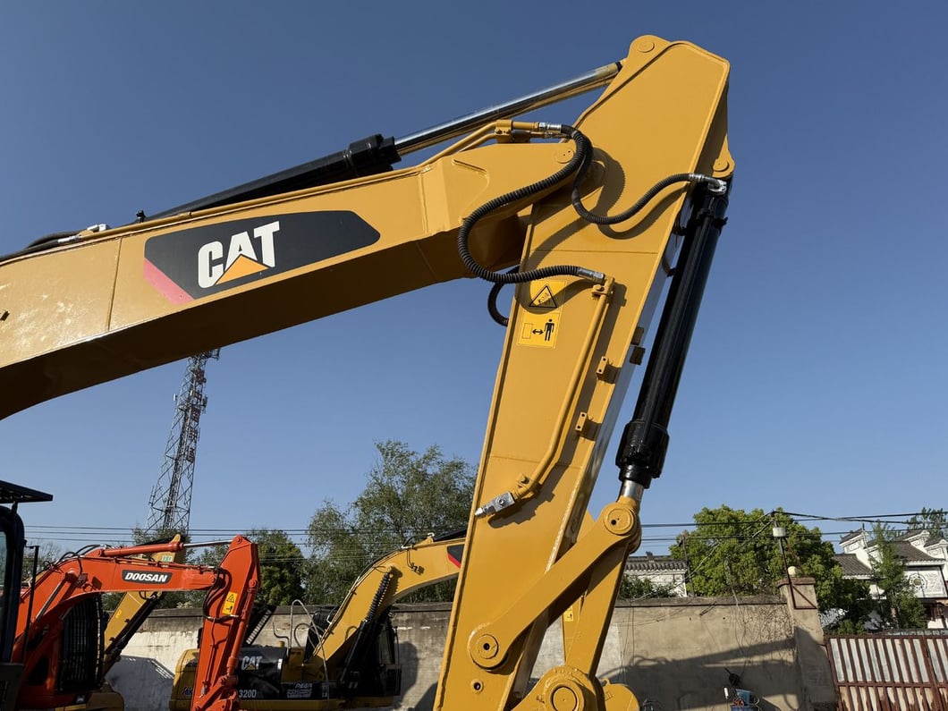 2020 Caterpillar 320D Crawler Excavator