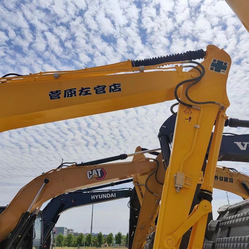 2023 Komatsu PC200 Crawler Excavator