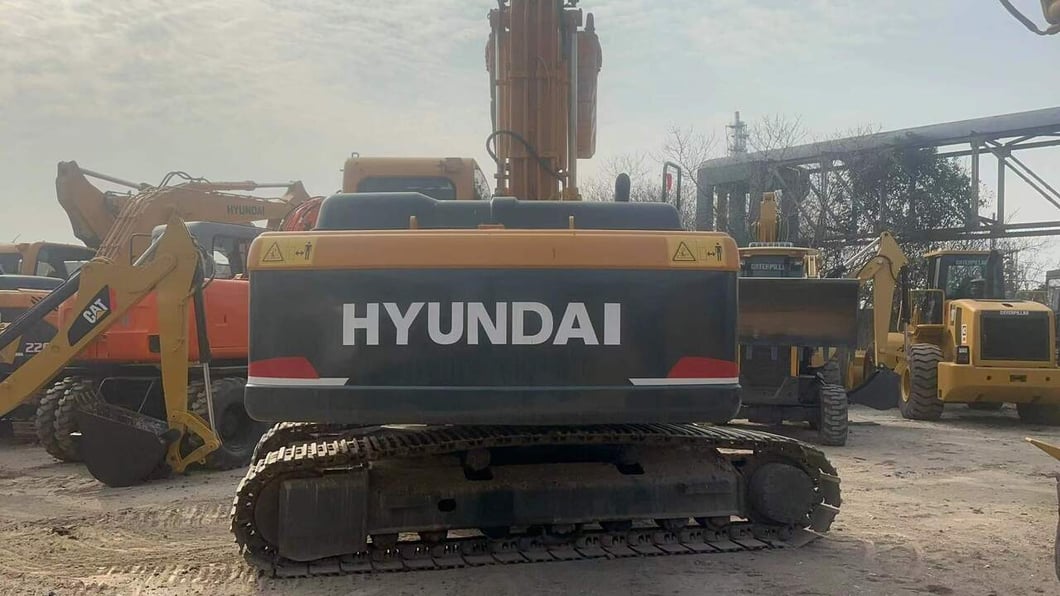2016 Hyundai R220LC-9S Crawler Excavator