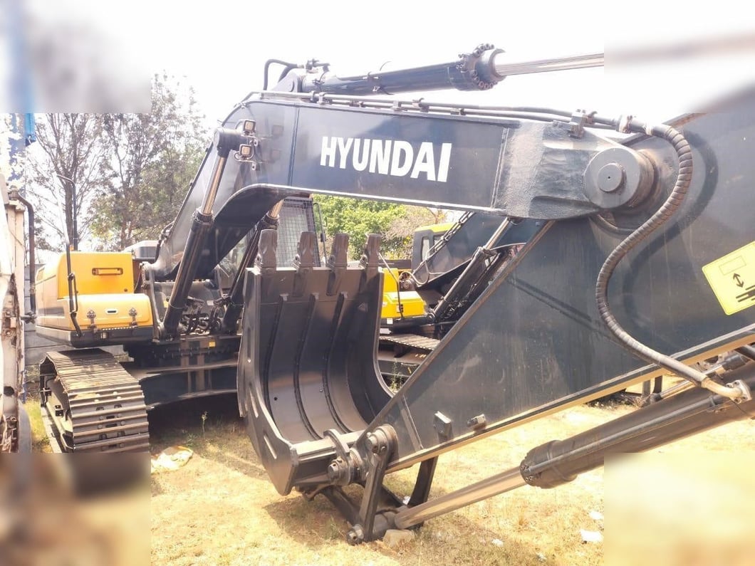 2026 Hyundai HX380L Crawler Excavator