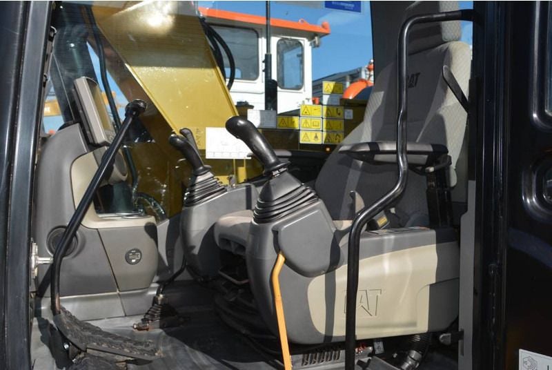 2016 Caterpillar 311FLRR Crawler Excavator