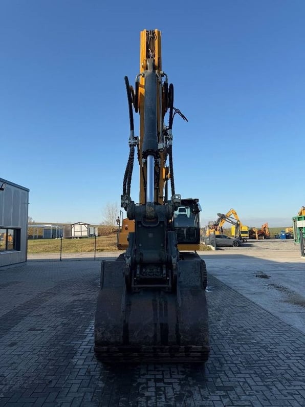 2016 Liebherr R946 Crawler Excavator