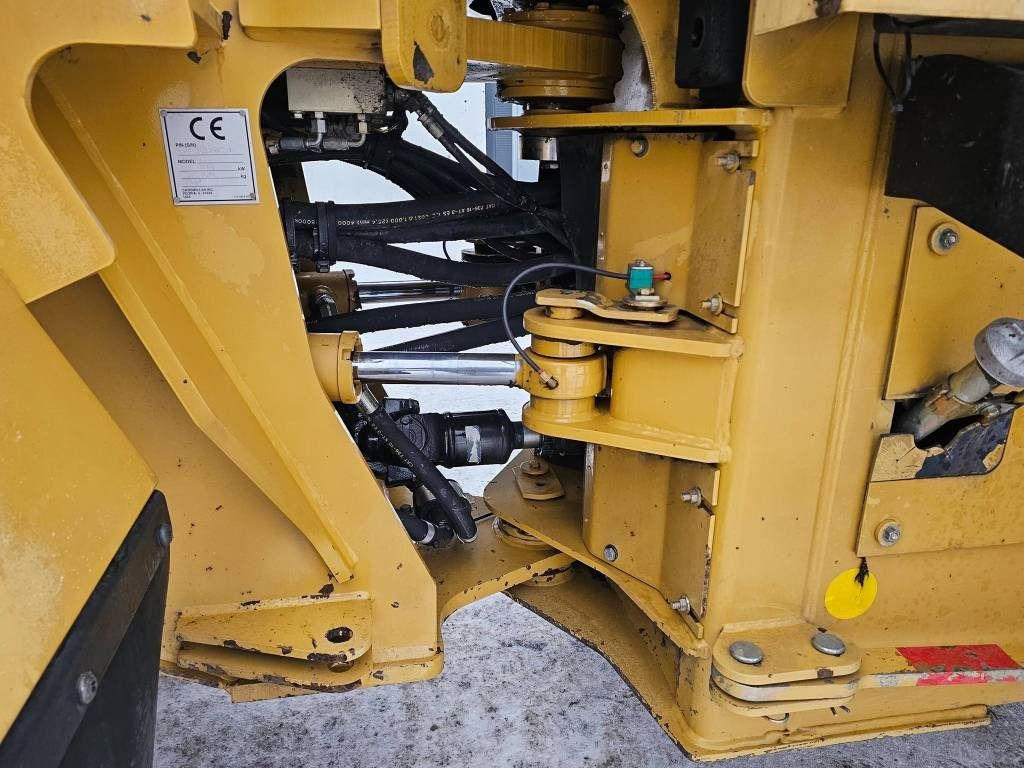 2003 Caterpillar 938G Wheel Excavator
