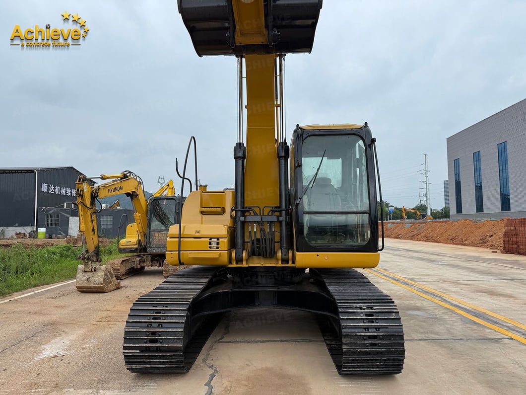 2025 Caterpillar 320D Crawler Excavator