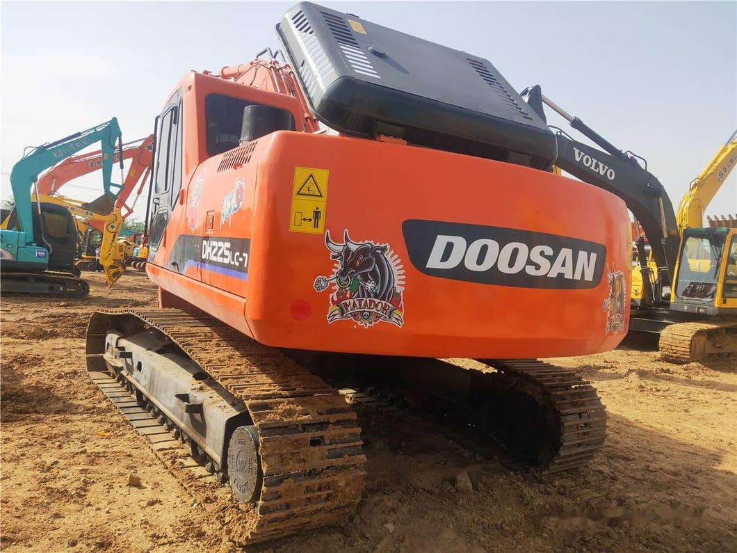 Doosan DH225 Crawler Excavator