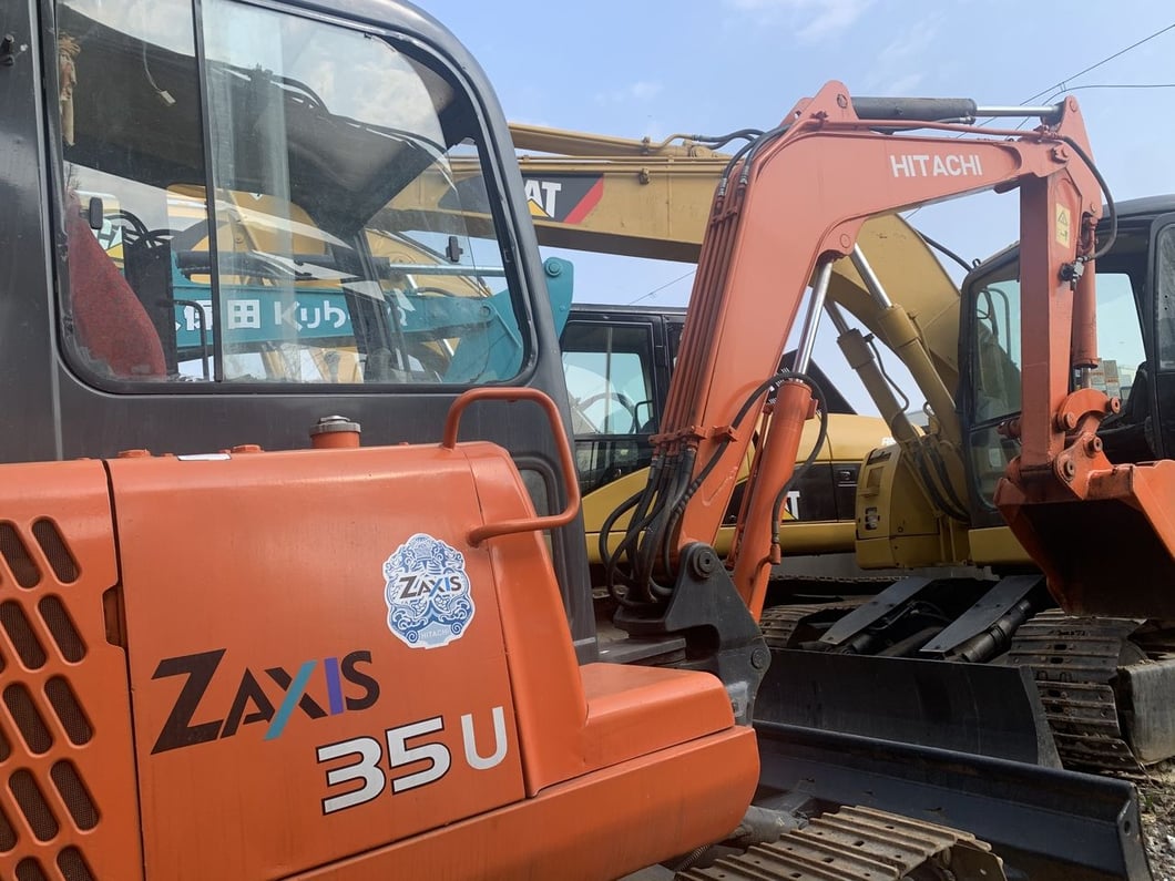 2016 Hitachi ZX35U Mini Excavator