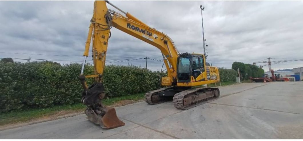 2017 Komatsu HB215LC-2 Crawler Excavator