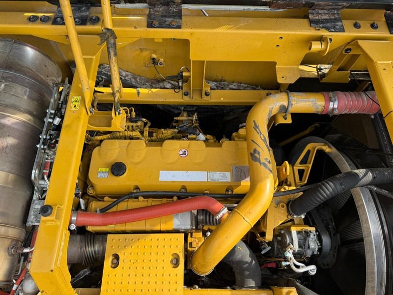 2018 Caterpillar 352F Crawler Excavator