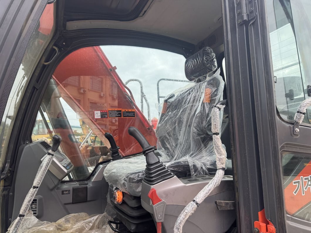2018 Doosan DX140LC Crawler Excavator
