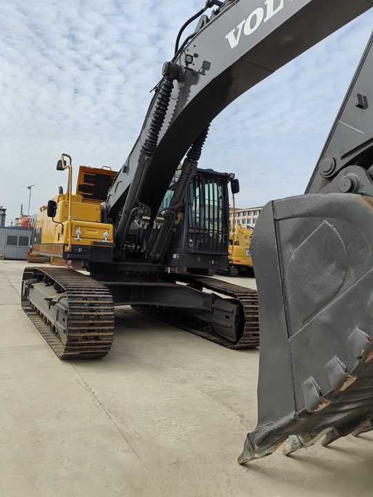 2023 Volvo EC480DL Crawler Excavator