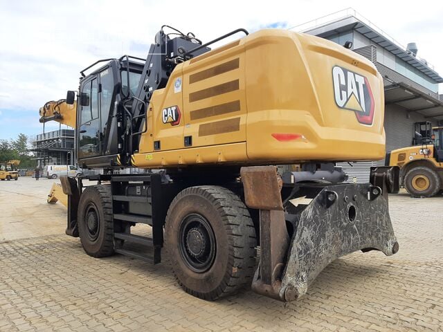 2022 Caterpillar MH3040-07A Material Handler