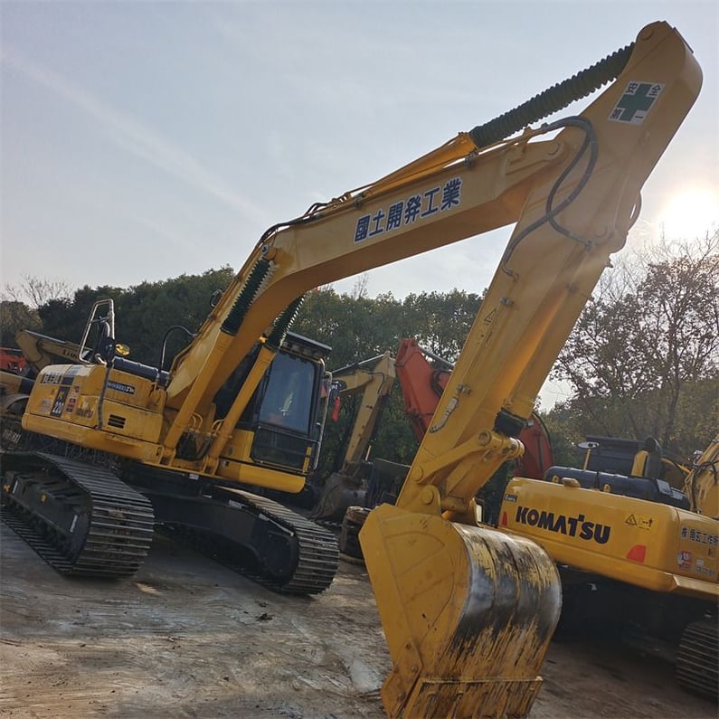 2023 Komatsu PC220-8 Crawler Excavator