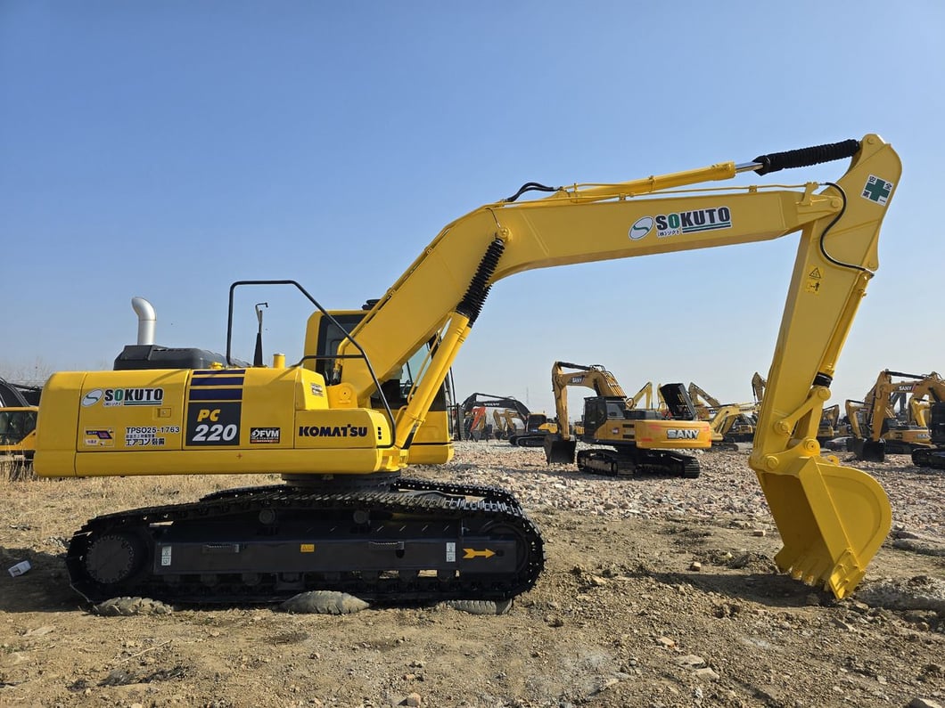 2025 Komatsu PC220-8 Crawler Excavator