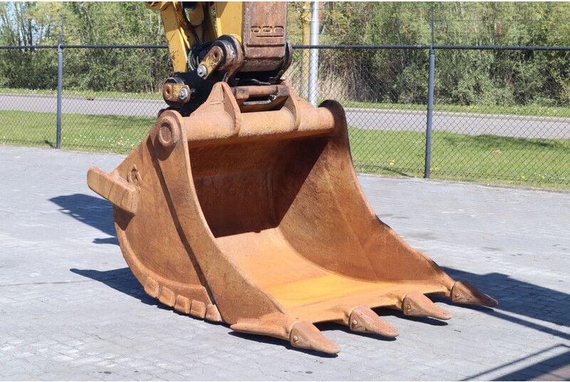 Caterpillar 330FL | 330 FL | Bucket | Quick Coupler (2018)