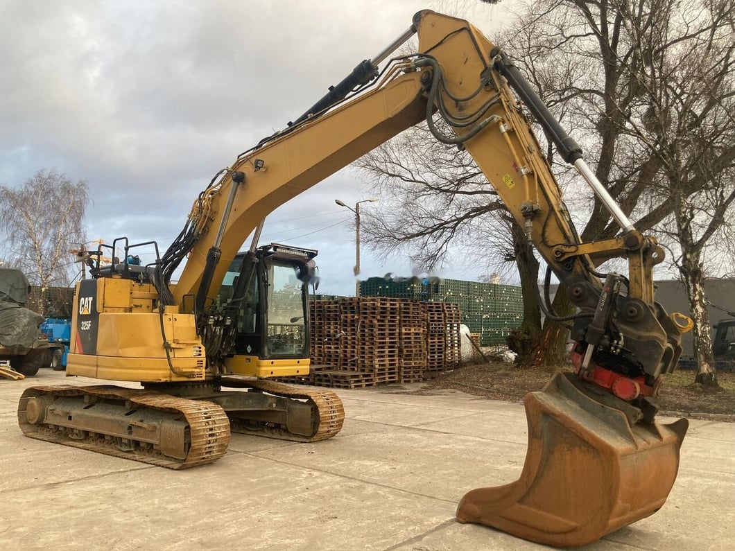 2018 Caterpillar 325FL Crawler Excavator