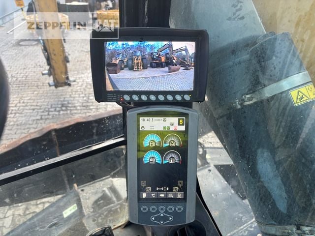 2015 Caterpillar MH3022 Material Handler