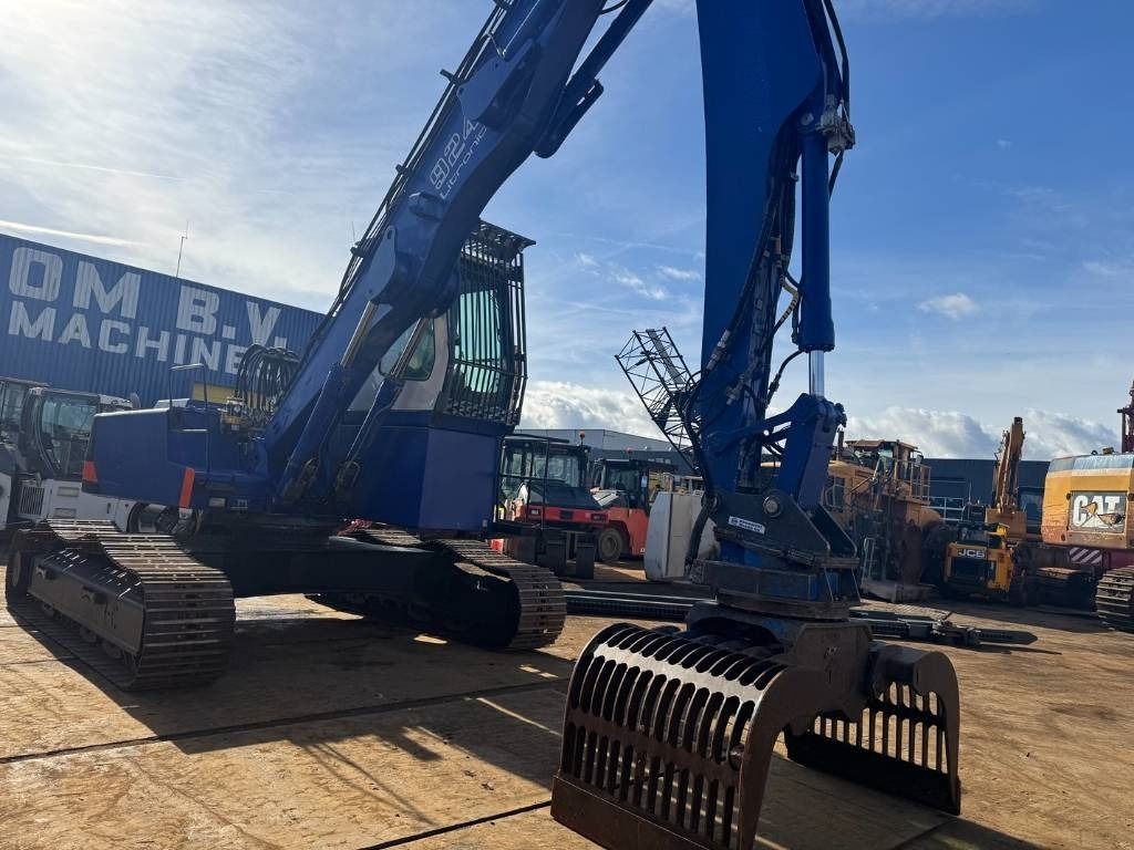 2004 Liebherr R924B EW Material Handler