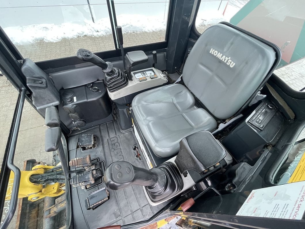 2018 Komatsu PC16R-3 Mini Excavator